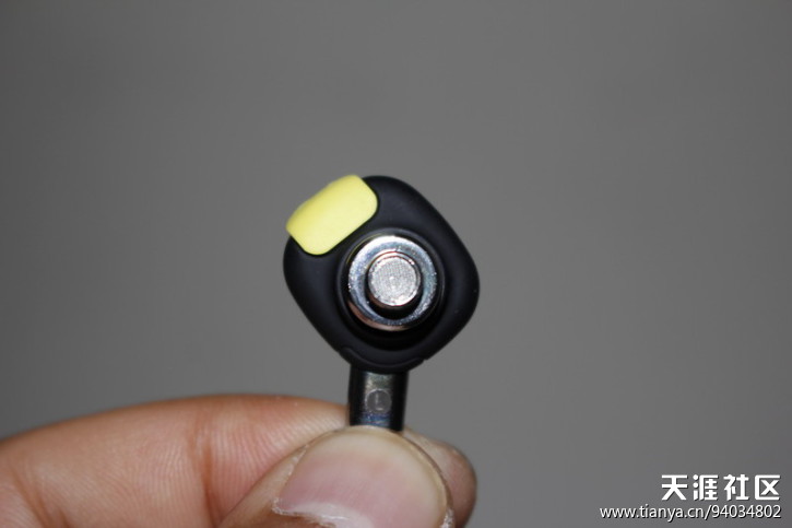 潮时尚：全球首款智能NFC蓝牙运动耳机——魔浪潮爆U5-第12张图片-平心在线