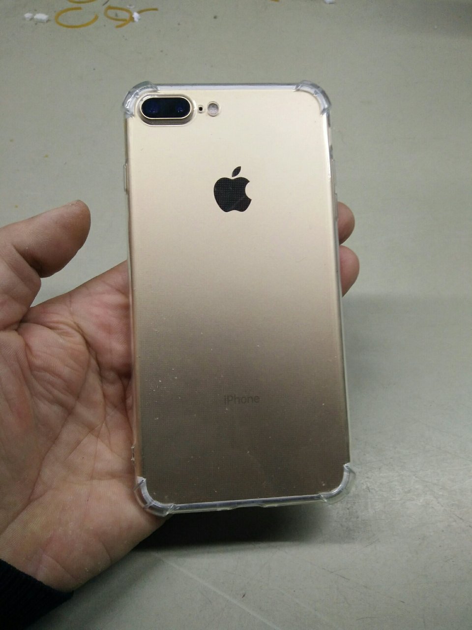 苹果7p手机买什么颜色苹果13手机什么颜色好看-第2张图片-平心在线