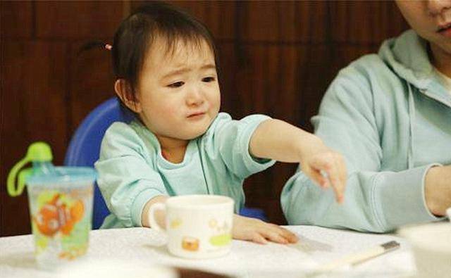 苹果松饼奶粉版辅食怎么吃:周岁内宝宝放屁次数多，这是宝宝发出的信号，家长们要清楚解读